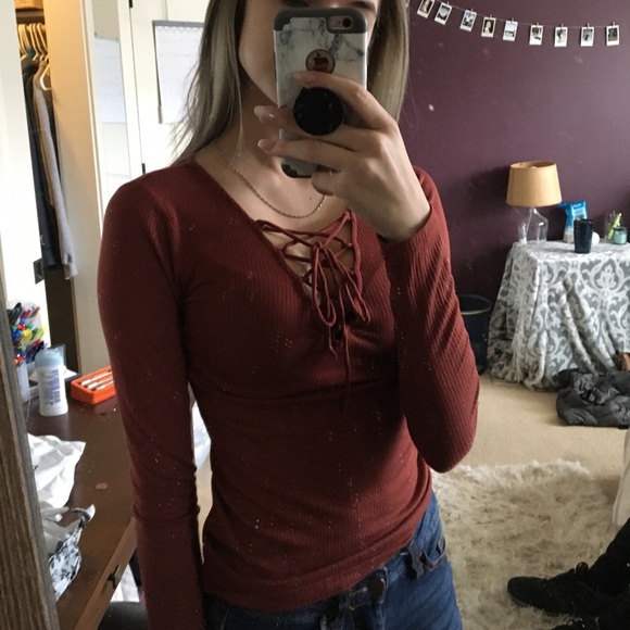 Cute deep crossed v-neck - Picture 2 of 4